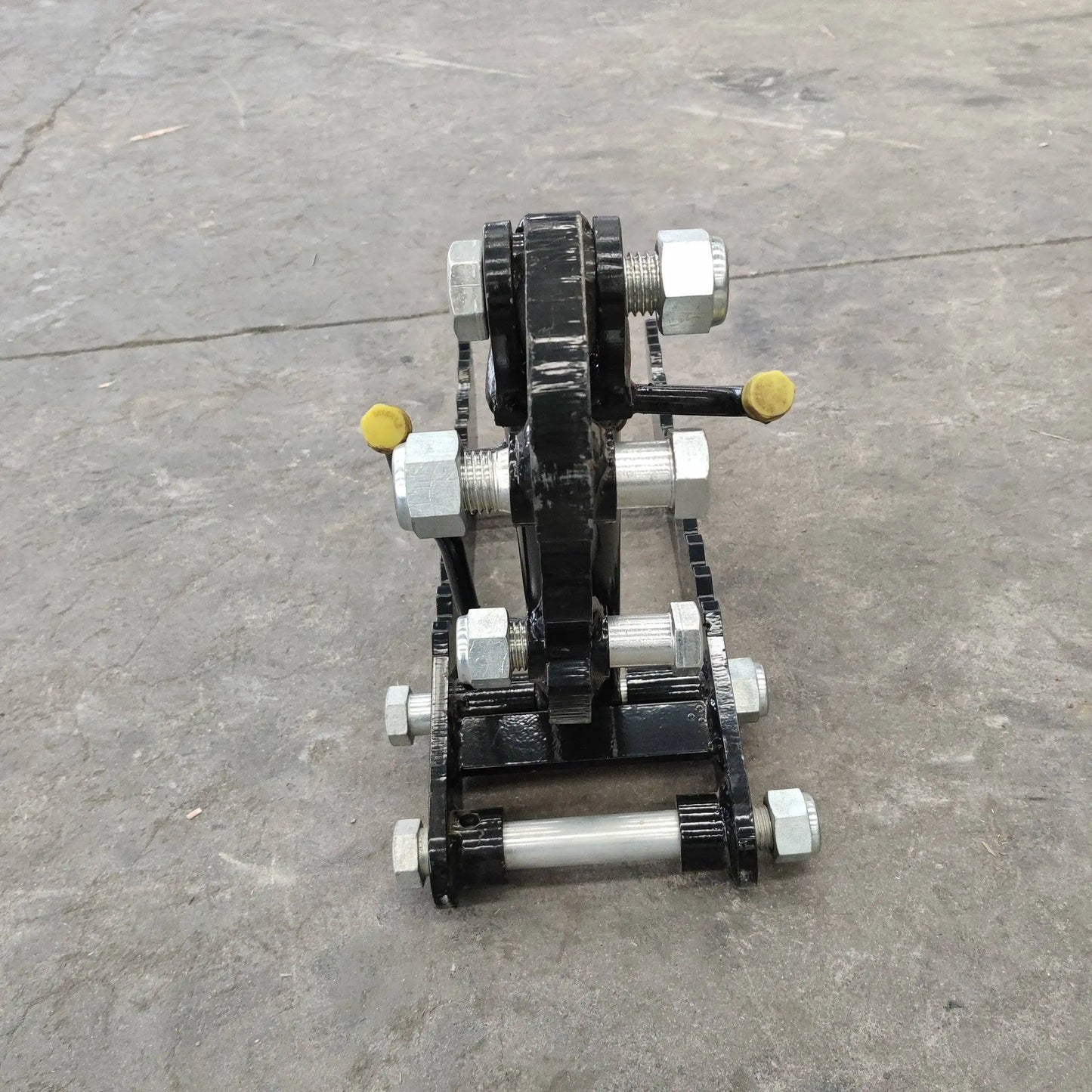 TYPHON Attachments Hydraulic Thumb Clip Attachment for Mini Excavators USA