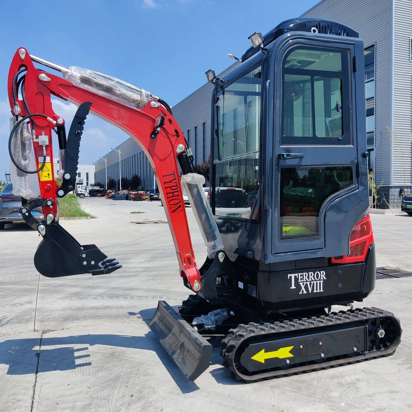 TYPHON TERROR XVIII Prestige 2 Ton Mini Excavator, KUBOTA D902 Diesel Engine USA with 12 attachments