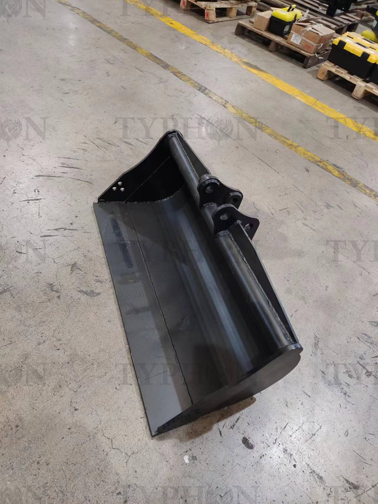 TYPHON 2.5 Ton Mini Excavator Attachment Plain Bucket 800mm 31" Mud Bucket