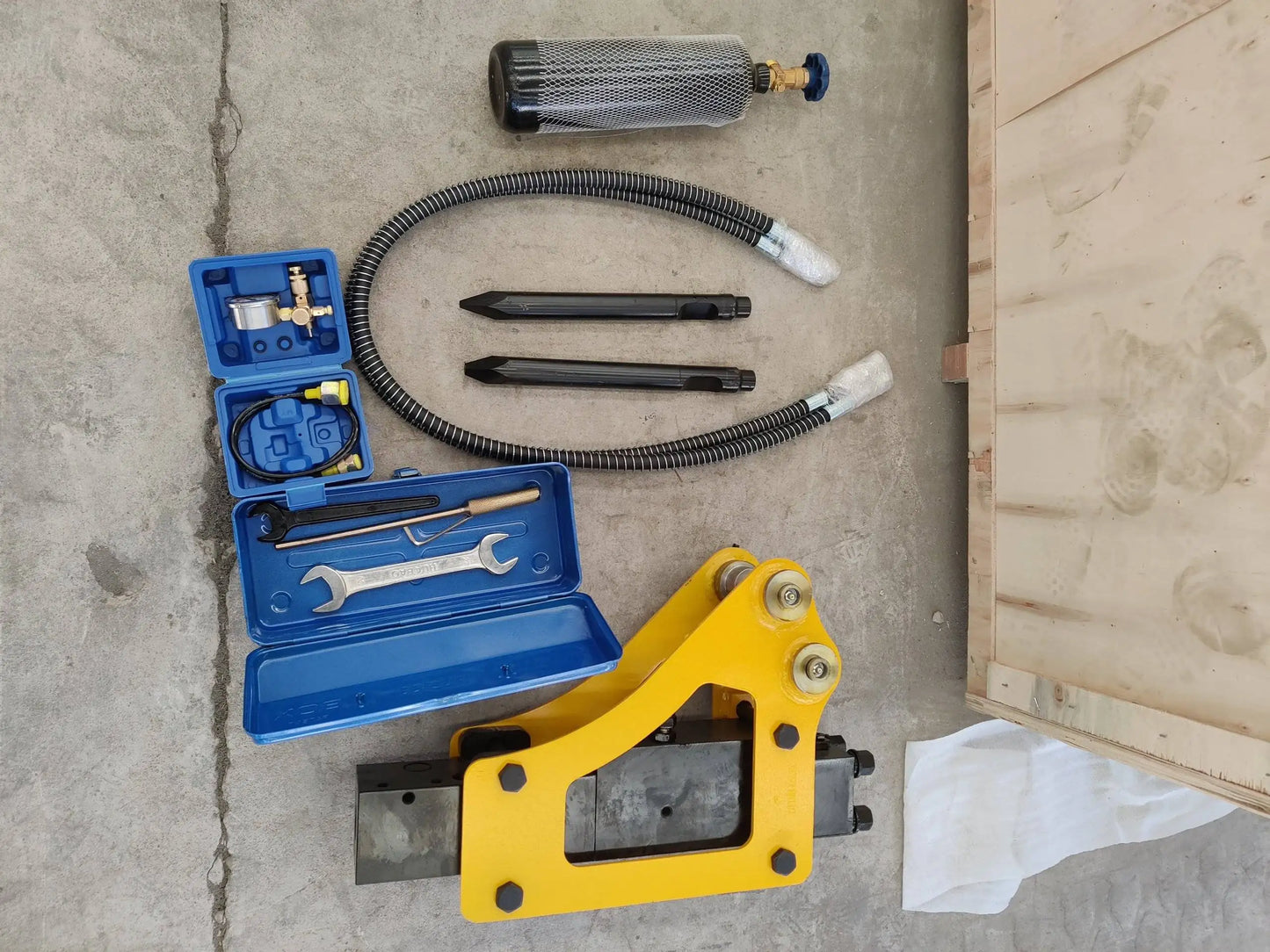 TYPHON Attachments Hydraulic Break Hammer Attachment for Mini Digger USA