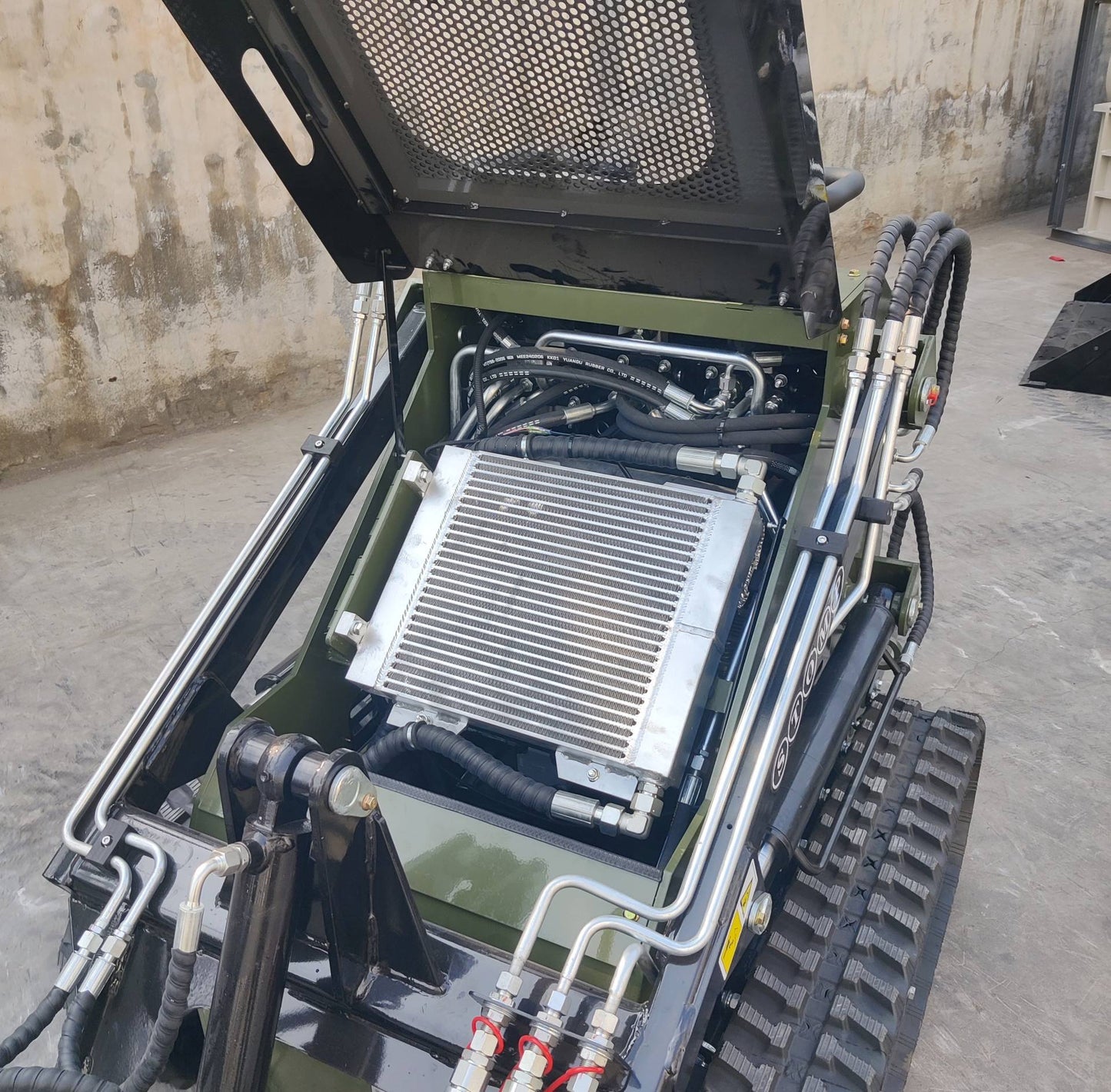 Skid Steer Loader Tracked 22.1 HP Honda EPA Gasoline Engine for Gardens, Farming