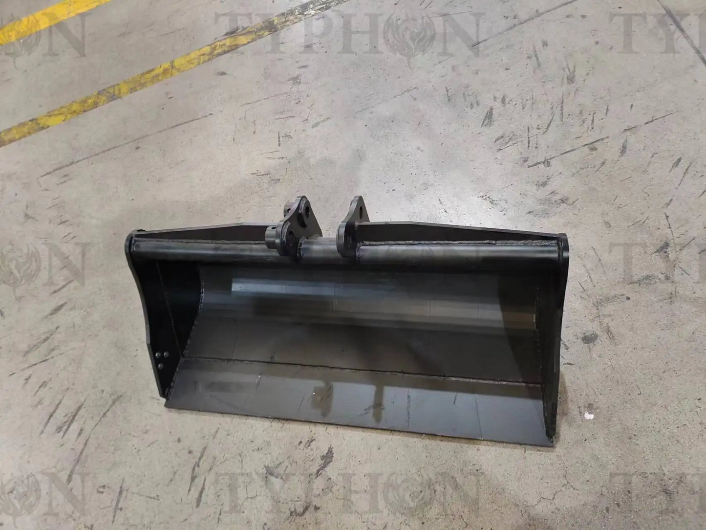 TYPHON 2.5 Ton Mini Excavator Attachment Plain Bucket 800mm 31" Mud Bucket