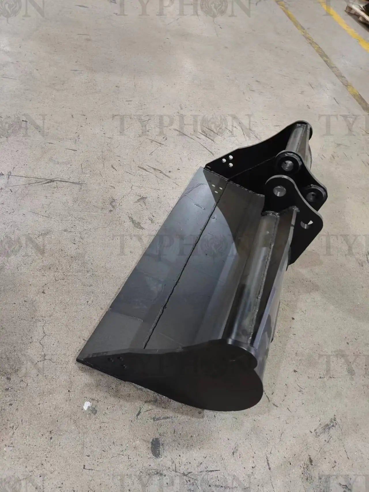 TYPHON 2.5 Ton Mini Excavator Attachment Plain Bucket 800mm 31" Mud Bucket