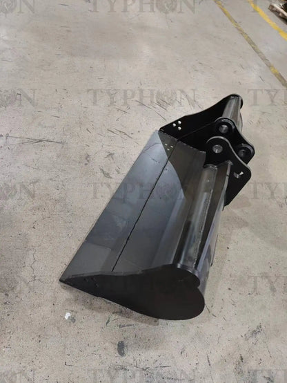 TYPHON 2.5 Ton Mini Excavator Attachment Plain Bucket 800mm 31" Mud Bucket